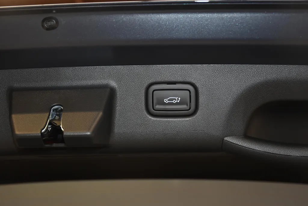 Hyundai Kona 1.6 GDI HEV Premium Sky