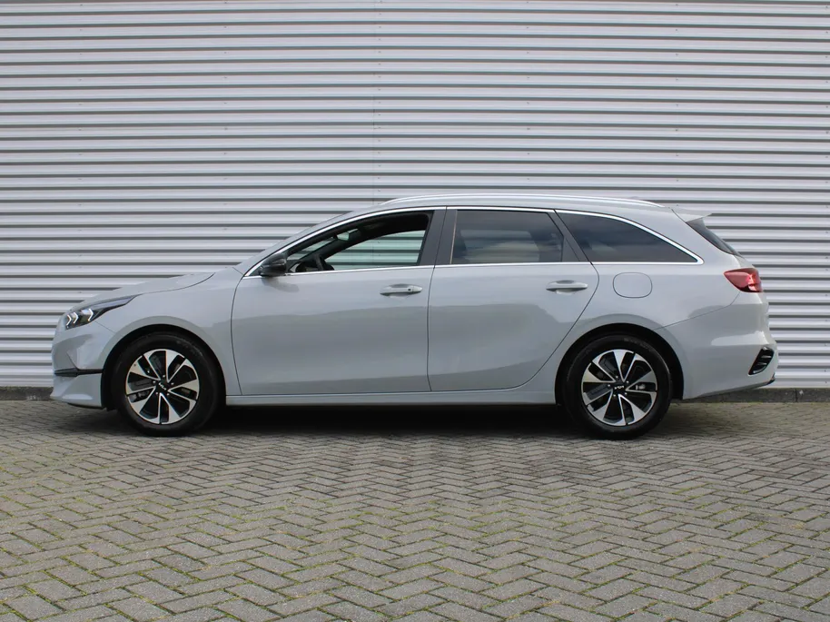 Kia Ceed Sportswagon 1.0 T-GDi MHEV Design Edition | Stuur-/stoelverwarming | Cruise adapt. | Camera | 16' LM | Elek. achterklep | JBL audio | LED |