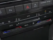 Volkswagen T-Cross 1.0TSI/116PK R-Line · Apple/Android Car Play · Camera + Parkeersensoren · Dodehoeksensor · Garantie t/m 24-02-2028