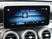 Mercedes-Benz GLC 300e 4MATIC Business Solution AMG l Trekhaak l Stoelverwarming l Achteruitrij camera