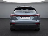Audi Q4 e-tron 40 S edition 77 kWh 204pk · SOH 93% · Panoramadak · Camera · Keyless · Dodehoeksensor · Head-Up Display · Elek. Achterklep · Apple/Android Car Play ·