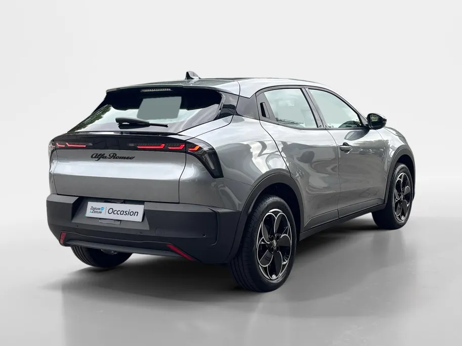 Alfa Romeo Junior Elettrica 54 kWh 156PK AUTOMAAT | APPLE CARPLAY | ADAPTIVE CRUISE CONTROL | PARKEER SENSOREN | AIRCO |
