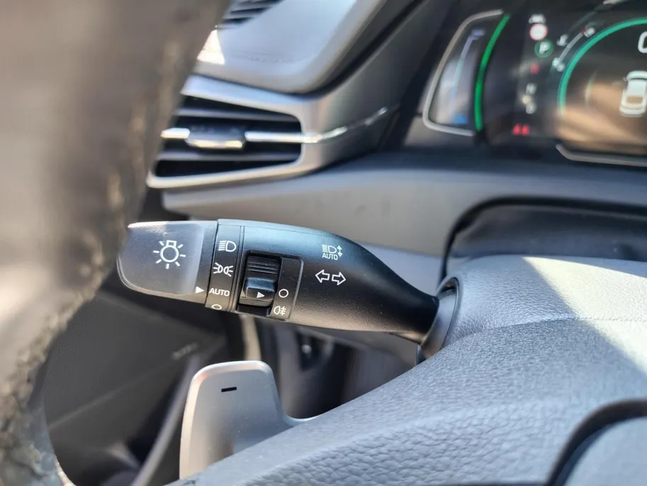 Hyundai IONIQ 1.6 GDi PHEV Premium | Zeer zuinig | Vol opties | Perfecte staat | NU Rijklaarprijs! Incl.12 Maanden, APK, Onderhoudsbeurt etc! Premiumpakket gratis!