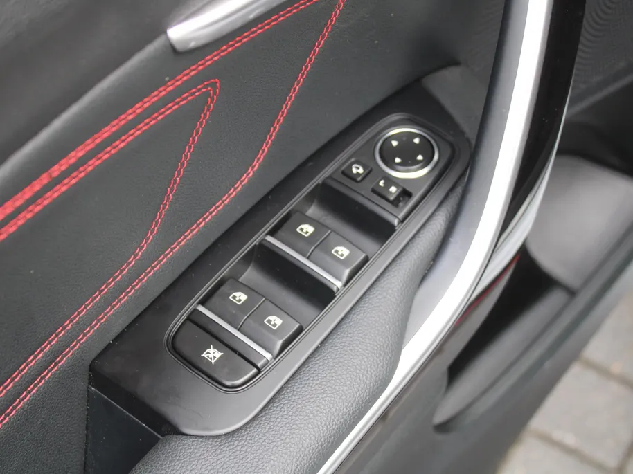 Kia ProCeed 1.6 T-GDI GT | 204PK! | Stuur-/stoelverwarming | Schuifdak | Camera | Stoelgeheugen | LED | Dodehoek detectie | Zeer nette auto | 1e eigenaar |