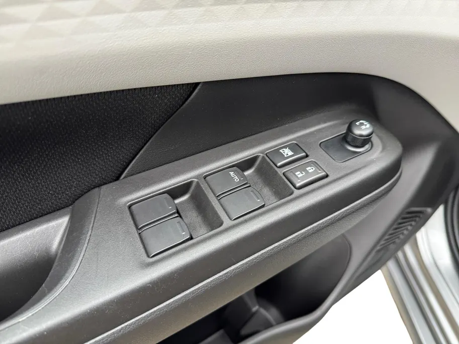 Suzuki Swift 1.2 Select Smart Hybrid | Apple Carplay/Android Auto | Achteruitrijcamera | Adaptive Cruise Control | BLISS | Stoelverwarming |