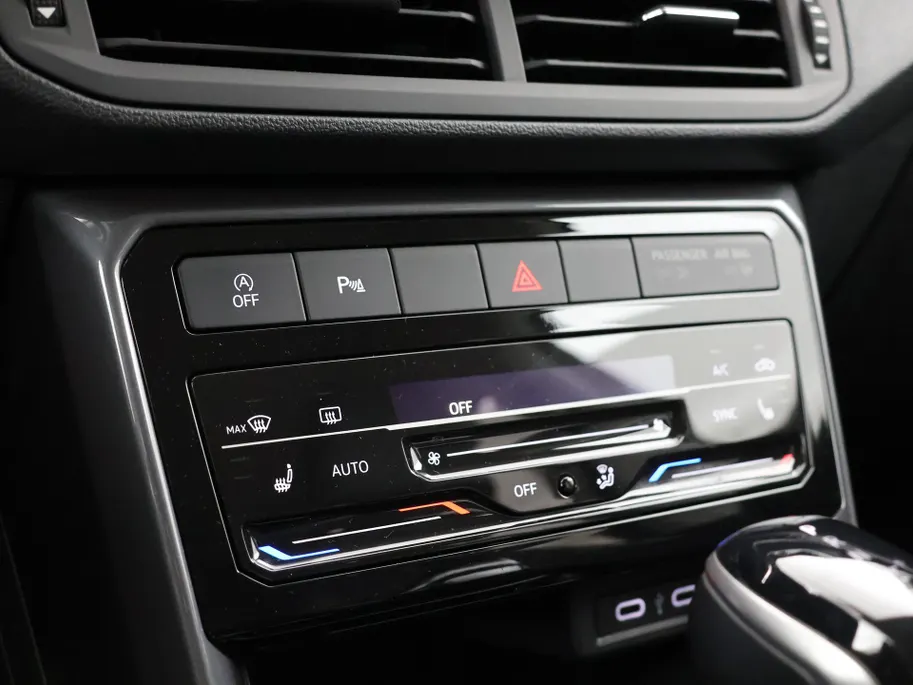 Volkswagen T-Cross 1.5 TSI 150pk DSG Style · Apple/Android Car Play · Stoelverwarming · LED verlichting