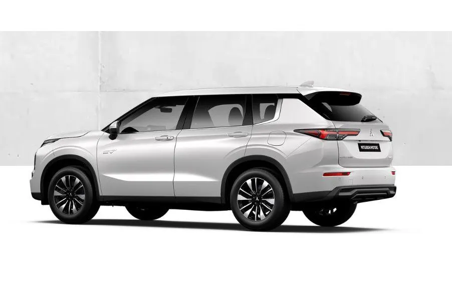 Mitsubishi Outlander 2.4 PHEV Intense € 5.000 euro korting eigen voorraad| 8 jaar garantie| Snel leverbaar | Totaalprijs op is op.