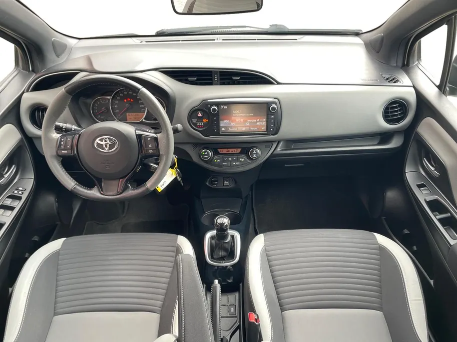 Toyota Yaris 1.0 VVT-i Trend | Bi-Tone| Climate control| Achteruitrijcamera| Snelheidsbegrenzer| Bluetooth|