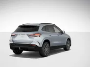 Mercedes-Benz GLA 250 e 140 Years Edition