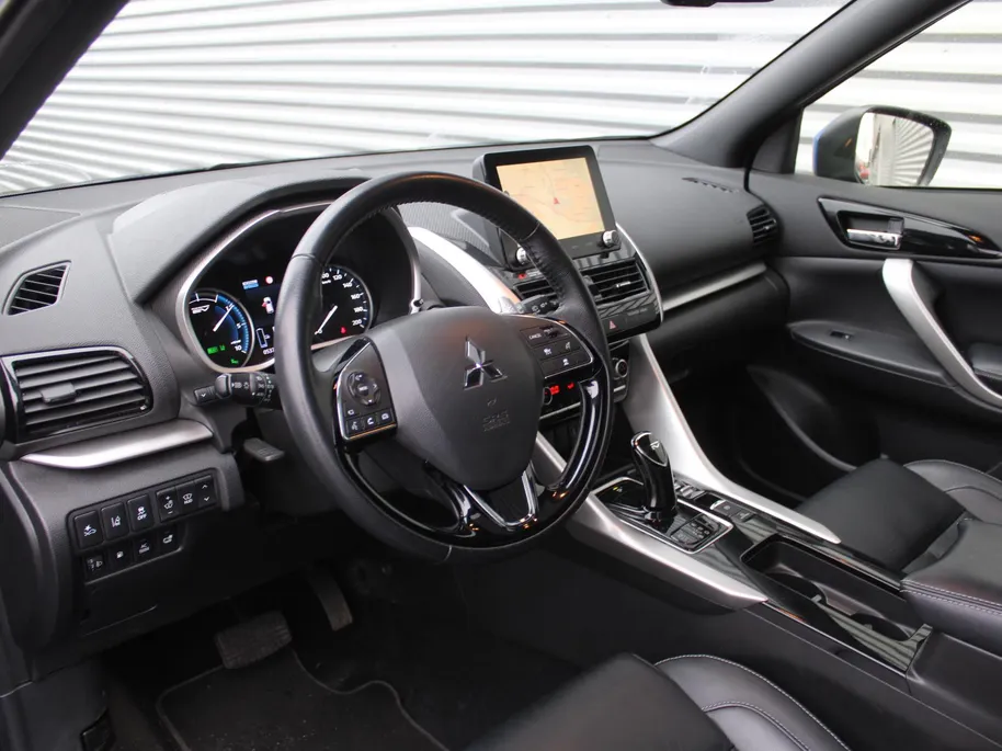 Mitsubishi Eclipse Cross 2.4 PHEV Instyle | BTW Auto | Stuur-/stoelverwarming | Leder | HUD | LED | Schuifdak | Dodehoek detectie | Clima | Cruise adapt. | 18' LM |