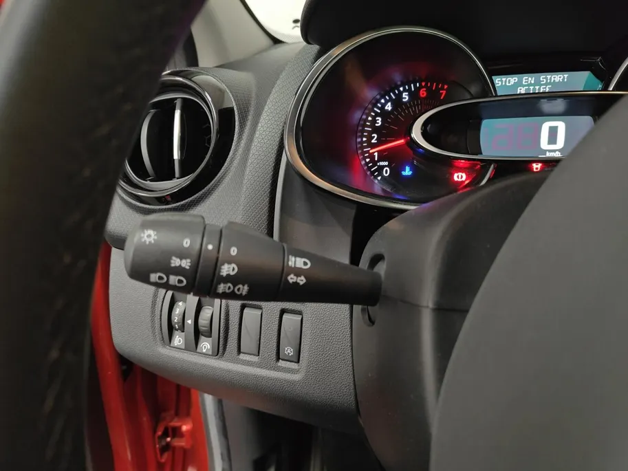 Renault Clio 0.9 TCe Limited NAVI AIRCO CAMERA CRUISE CONTROLE LM VELGEN 5 DEURS PAS 24000KM DEALER ONDERHOUDEN ORGINEEL NEDERLANDSE AUTO 12 MAANDEN GARANTIE