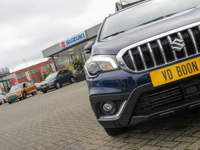 Suzuki S-Cross 1.4 Boosterjet Style Smart Hybrid | Navi | Cruise | Schuifdak | Camera | Lm-Velgen | Trekhaak