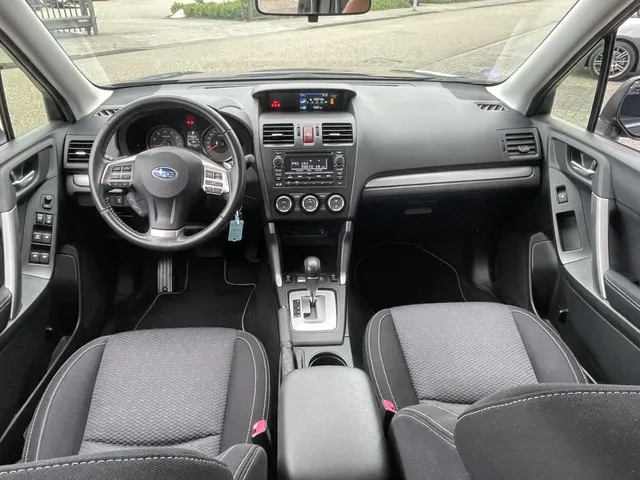Subaru Forester 2.0 Luxury Trekhaak| Lage km stand| Dealer onderhouden| Rijklaar| Bovag Garantie