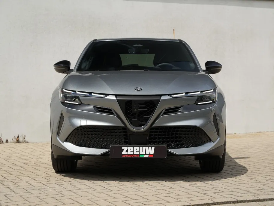 Alfa Romeo Junior Elettrica Speciale 54 kWh | Techno Pack | Navi | Camera | 18'