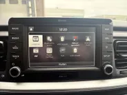 Kia Stonic 1.0 T-GDi DynamicLine | Navigatie | Apple Carplay / Android Auto | Achterruitrij Camera | Cruise Control | Lichtmetalen Velgen |