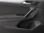 Volkswagen Tiguan 1.4 TSI 245pk DSG eHybrid Life Business · Camera · P-Sensoren · Wegklapbare Trekhaak · Dodehoek Detectie · 18'' Inch ·