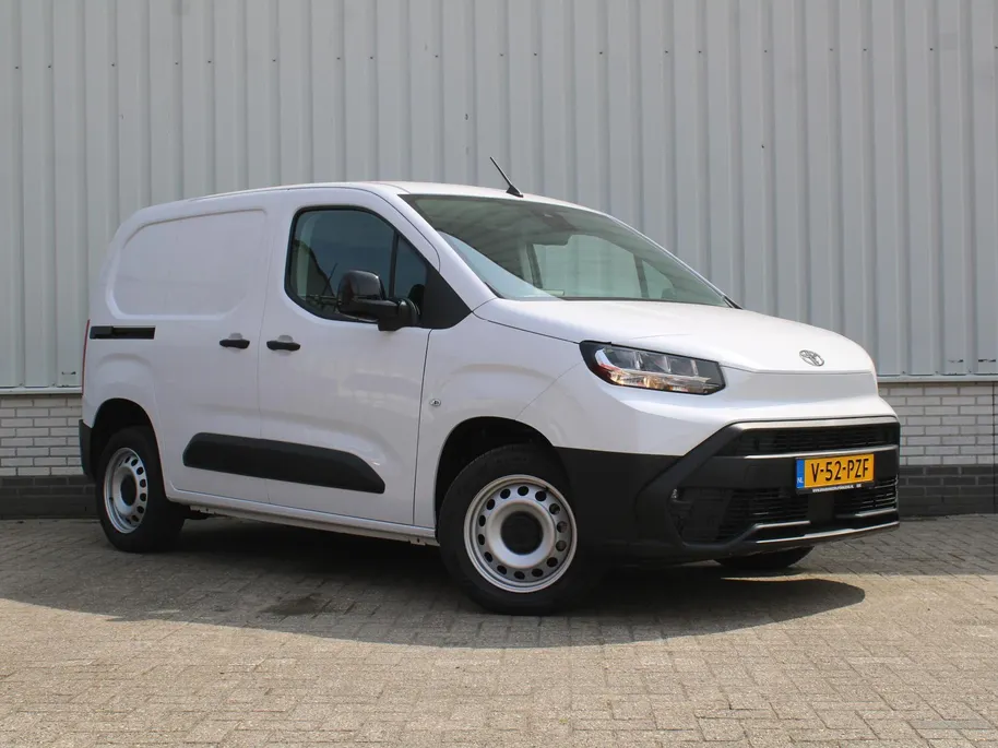 Toyota ProAce CITY 1.5 D-4D L1 Professional | Automaat | 3-zits | Clima | Navi | Camera | Cruise | Dodehoek detectie | Stoel- en stuurverwarming | Digitale binnenspiegel |