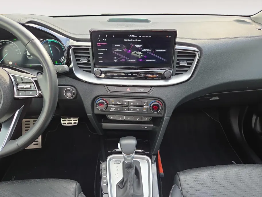 Kia XCeed 1.6i PHEV ExecutiveLine 1e Eigenaar | Dealer Onderhouden | Meest luxe uitvoering | Fabrieksgarantie | Stoelverwarming en Ventilatie | Carplay & Android | Camera | Dodehoek Detectie | Leder | Cruise Control Adaptief | Panorama Dak |