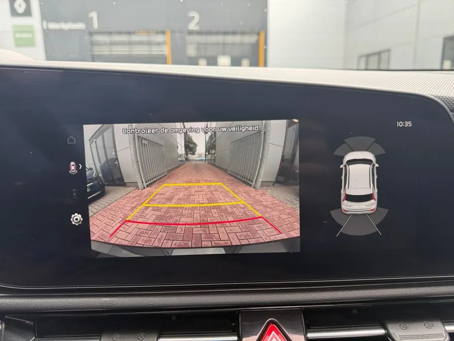 Kia Niro EV ExecutiveLine 64.8 kWh | Meest luxe uitvoering | Head up display | Stoelverwarming en ventilatie | Schuif/ Kantel dak | Cruise Control Adaptief | Carplay | Fabrieksgarantie t/m 4-2032 | NAP