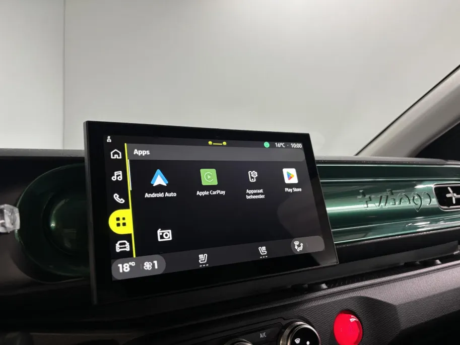 Renault Twingo Urban Range Techno 27.5 kWh Automaat | Demo - Beschikbaar per 01-10-2026 | Armsteun | Camera | Parkeersensoren | Climate Control | Full LED | Adaptive Cruise Control | Navigatie | 18' Lichtmetalen Velgen |