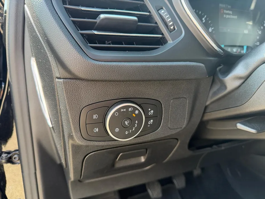 Ford Focus 1.0 EcoBoost Active Business | Parkeersensoren voor en achter | Navigatie | 17' lichtmetalen velgen | Apple carplay & Android auto | Keyless entry | Bovag garantie |