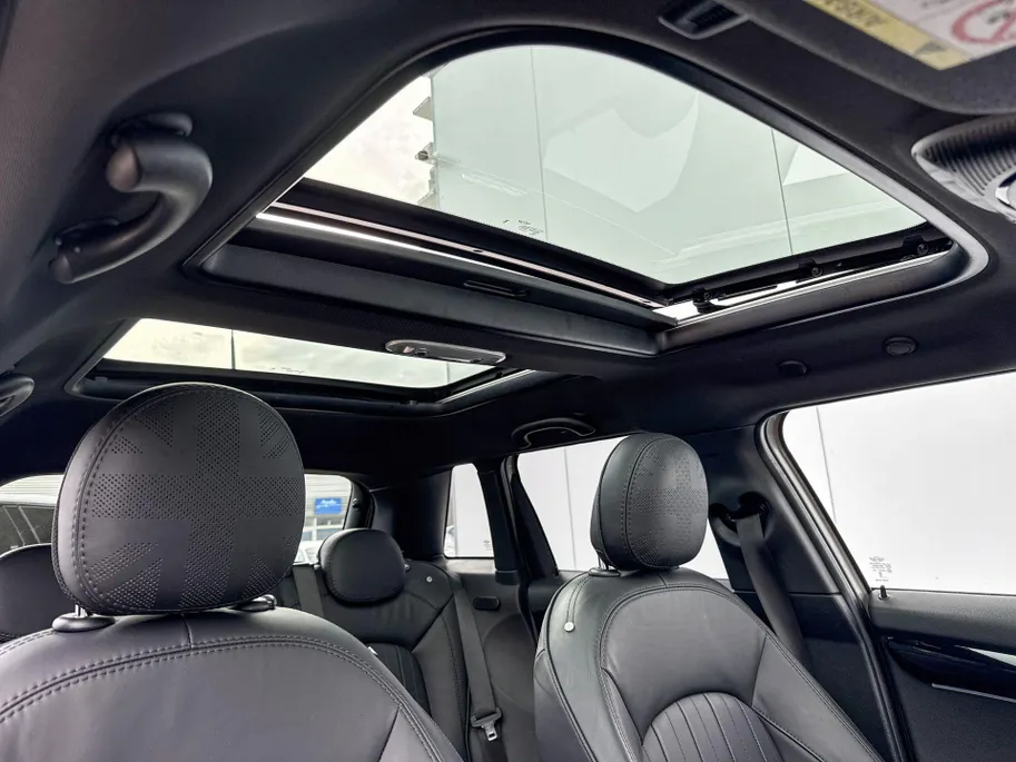 MINI Cooper 5-deurs 1.5 Cooper Camden Plus Edition