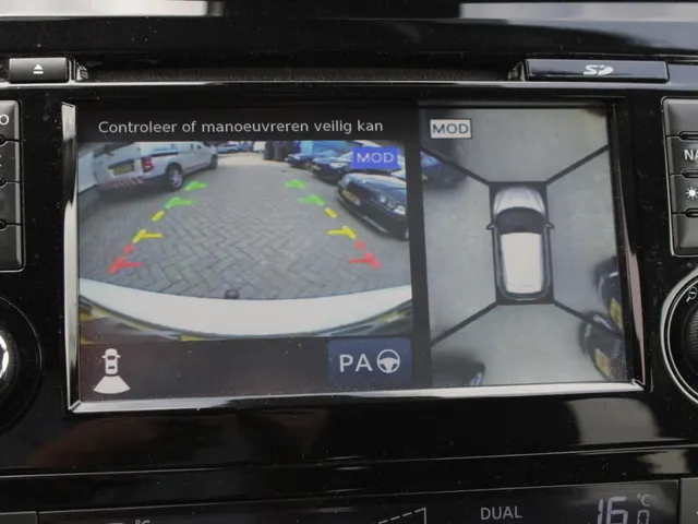 Nissan QASHQAI 1.2 Tekna Automaat | Leder | Panodak | Trekhaak