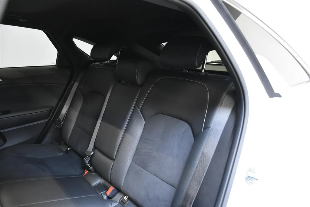 Kia ProCeed 1.5 T-GDi 140pk DCT7 GT-PlusLine PANO DAK