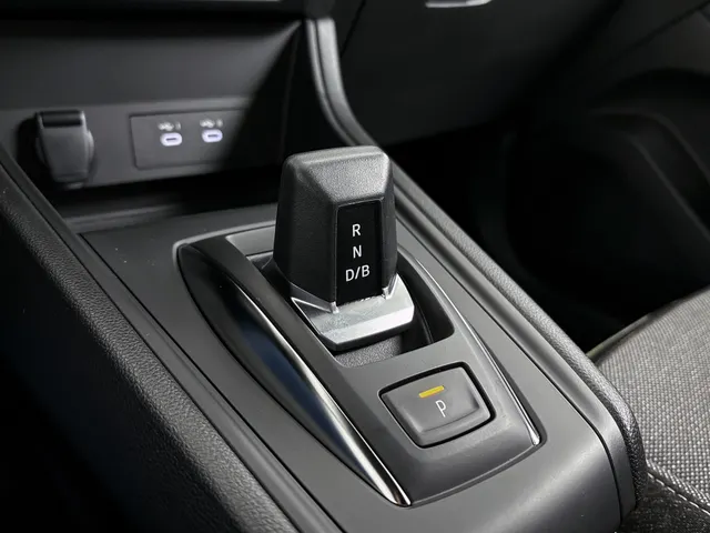 Renault Captur 1.8 E-Tech full hybrid 160 techno | CAMERA | NAVI
