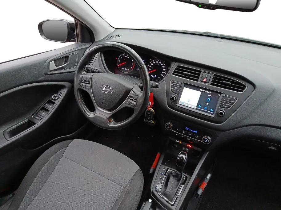 Hyundai i20 1.0 T-GDI Comfort Automaat | All weatherbanden | Trekhaakl | Navigatie | Camera |