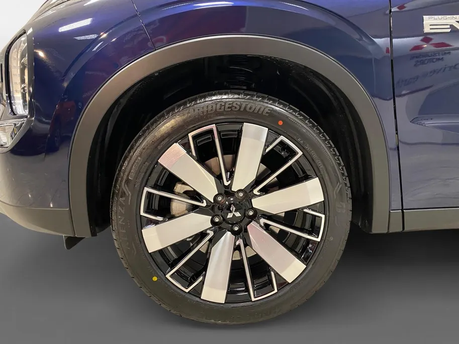 Mitsubishi Outlander 2.4 PHEV | INTENSE +| DIRECT LEVERBAAR | ACTIEPRIJS INCL €5.000,- VOORRAAD KORTING |