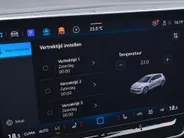 Volkswagen Golf 1.5eTSI/150PK R-Line · Navigatie · Trekhaak · Apple/Android Car Play · Dodehoeksensoren · Stoelverwarming ·  Garantie t/m 08-01-2031 of 100000km.