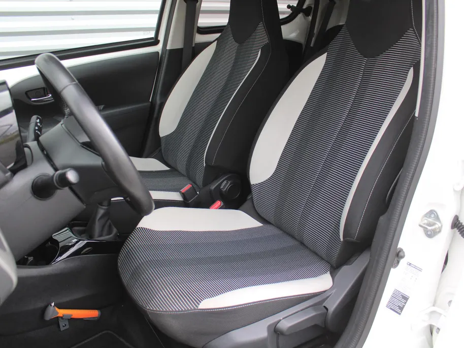 Peugeot 108 1.0 e-VTi Allure TOP! | Elek. vouwdak | Camera | Keyless | 15'' LM Velgen | Clima | Navi | Cruise |