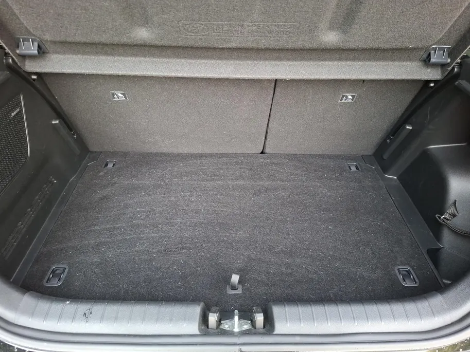 Hyundai i20 1.0 T-GDI Premium | Adaptive Cruisecontrol | Climate Control | Dodehoekdetectie | Stoel&Stuurwielverwarming | Camera | Parkeersensoren | Apple Carplay&Android Auto | BOSE Audio | 16' Lichtmetaal |