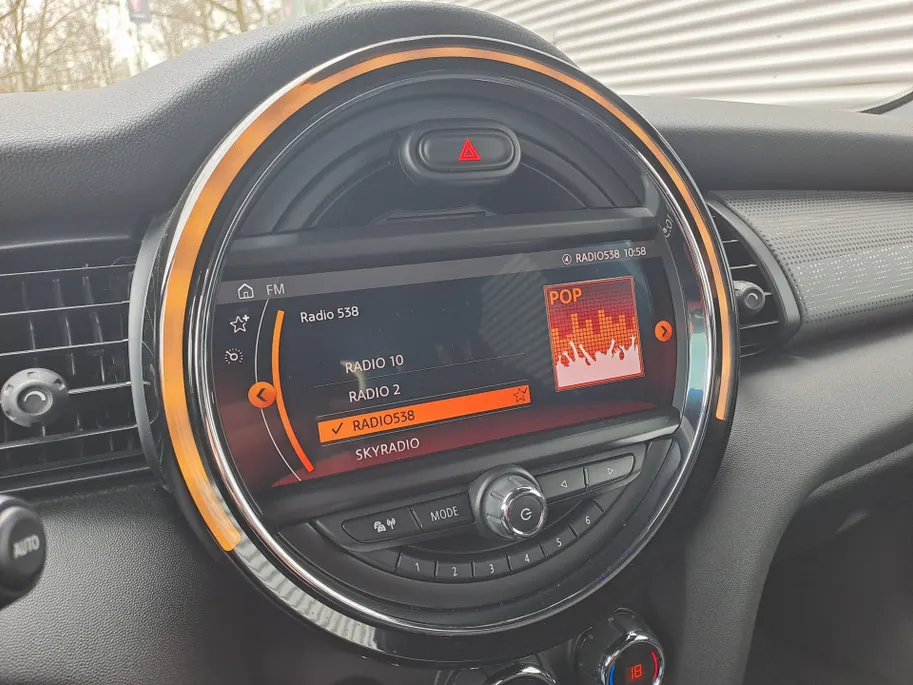 MINI Cooper Mini 1.5 Business Edition | Navigatie | Harman Kardon | Climate | Sensoren | Cruise
