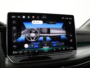 Volkswagen Golf Life Edition 1.5 eHybrid 204 PK 6 versn. DSG · Achteruitrijcamera · Draadloze telefoonlader · Comfort pakket ·