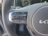 Kia Sportage 1.6T Hybrid Dark Edition | Trekhaak | Lederen bekleding | Stoel en stuurverwarming | Elektrisch verstelbare voorstoelen | Navigatie | Camera |