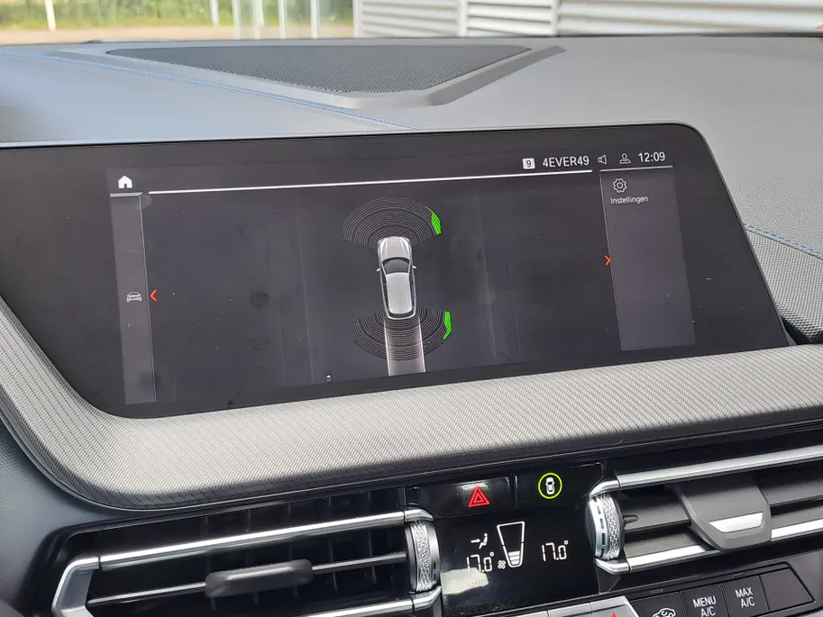 BMW 1 Serie 118i Business Edition M-exterieur pakket | Digitaal cockpit | Navigatie | Cruise | Climate | M-bekleding | M-stuur | Apple Carplay/Android Auto