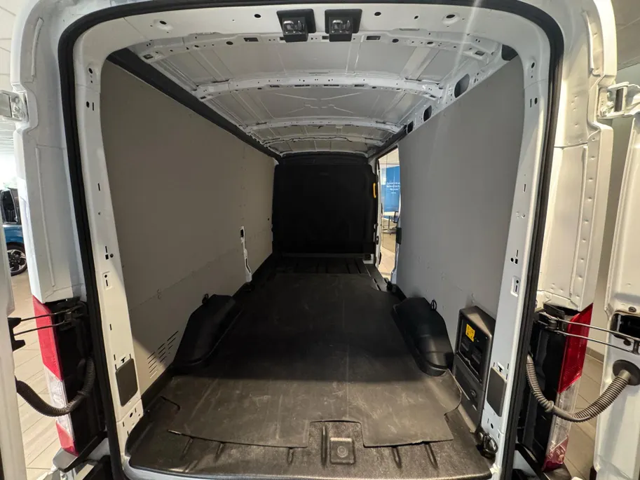 Ford E-Transit 350 L3H2 Trend 68 kWh 184 pk | Pro-Power | Navigatie | Zijwandbekleding | Direct leverbaar