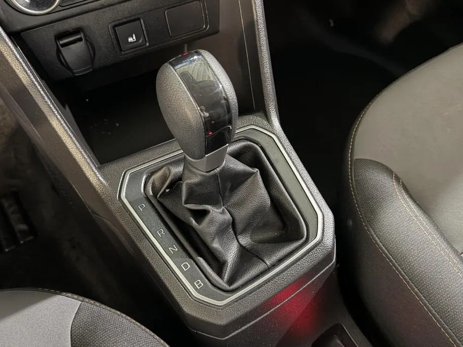 Dacia Jogger 140PK Hybrid Extreme 7p. Automaat | 7 Zitplaatsen | Camera | Parkeersensoren | Apple CarPlay/Android Auto | Digital Cockpit | Cruise Control | Lichtmetalen Velgen | Licht & Regen Sensor | Full LED |