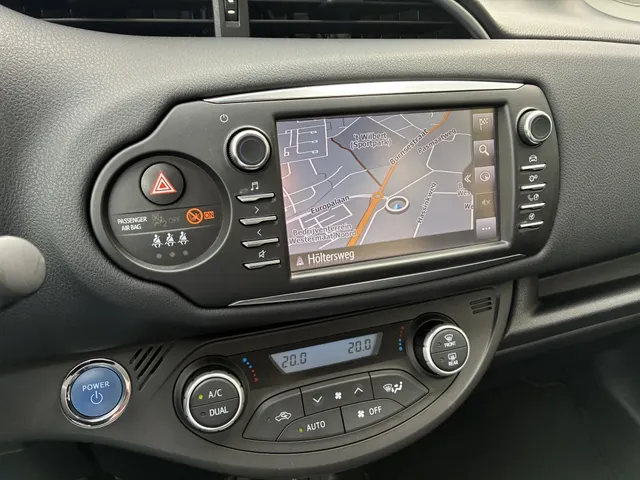 Toyota Yaris 1.5 Hybride Design Sp.| Trekhaak | Navi