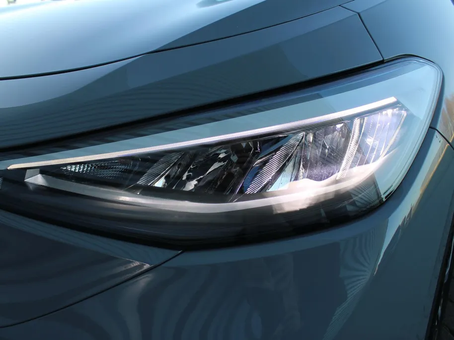 Volkswagen ID.4 Pure 52 kWh | Stuur- / Stoel- / Voorruit Verwarming | Clima | 19' LM | Cruise adapt. | PDC | Navi |