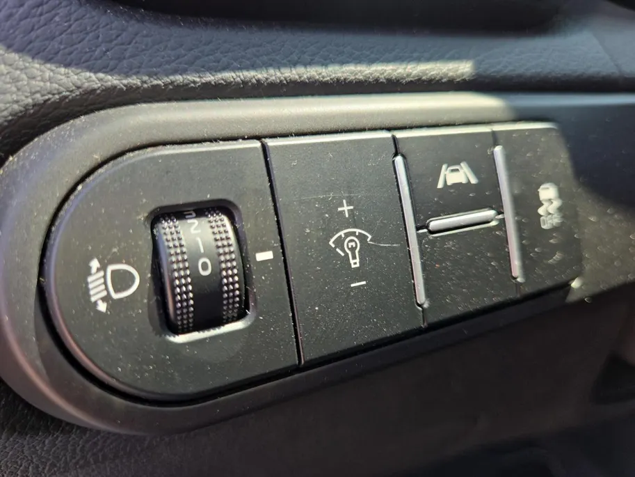 Kia Ceed 1.5 T-GDi GT-PlusLine Automaat | 140 PK | Schuif-kanteldak | JBL | Elektr. verstelbare bestuurdersstoel met geheugenfunctie |  18' lichtmetalen velgen | Dodehoek detectie  | Metallic lak | Fabrieksgarantie t/m 8-4-2032 + 3x 1 jaar*  | NAP