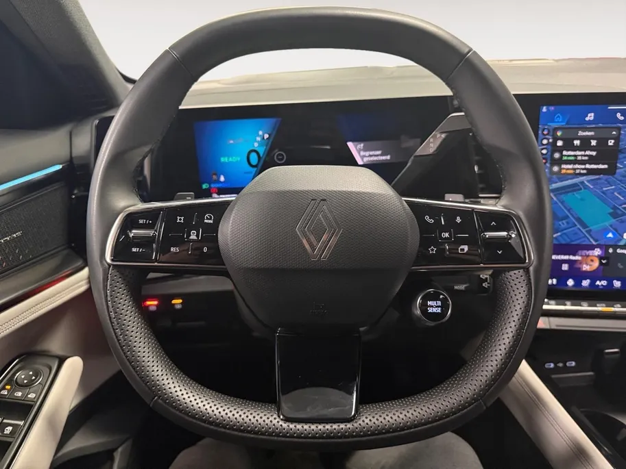 Renault Espace E-Tech full hybrid 200 iconic 7p. AUTOMAAT AIRCO CRUISE CONTROL 360CAMERA NAVIGATIE PANORAMADAK ELECTRISCHE KOFFERKLEP ADAPTIEVE ALLE OPTIES DIE JE KUNT VERZINNEN