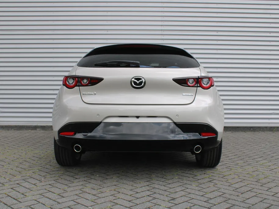 Mazda 3 2.5 e-SkyActiv-G M Hybrid 140 Exclusive-line | Nieuw | Stuur-/stoelverwarming | 360 Camera | Dodehoek detectie | HUD | Bose audio | 18' LM | LED |