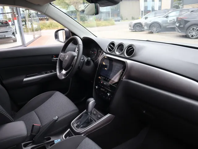 Suzuki Vitara 1.4 BoosterJet Hybrid Select Automaat All Seasons | Carplay | Adaptive Cruise