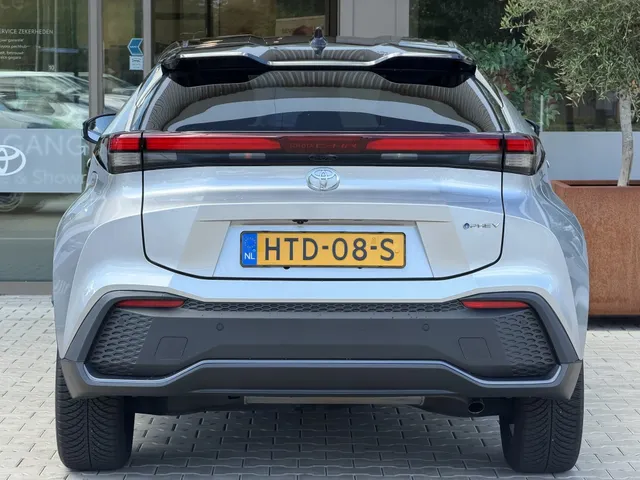 Toyota C-HR 2.0 PHEV 220 Dynamic Bi-Tone | All Seasons |