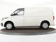 Volkswagen Bedrijfswagens Transporter 2.0 TDI 150pk DSG L1H1 28 · Apple/Android Car Play · Afneembare Trekhaak · Cruise Control · Airco · Navigatie · Parkeersensoren ·