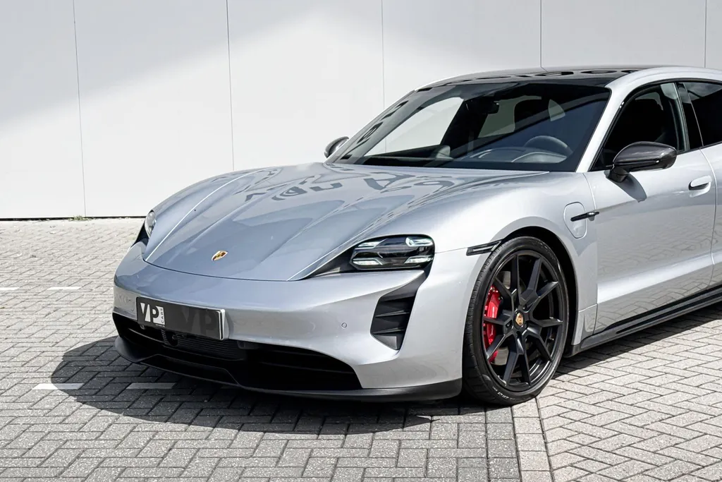 Porsche Taycan Sport Turismo GTS 93 kWh