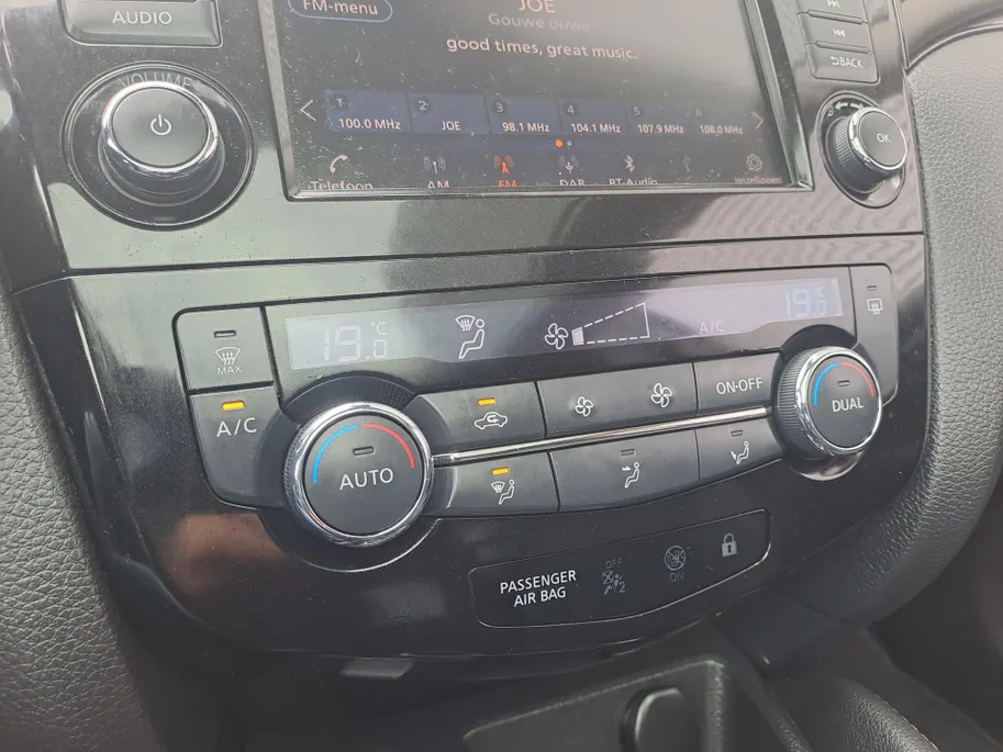Nissan QASHQAI 1.3 DIG-T Design Edition | Automaat | Trekhaak | Pano Dak | Navi | Cruise | Camera | Apple Carplay/Android Auto | Stoel verrw.